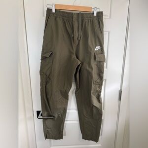 Men’s cargo pants medium